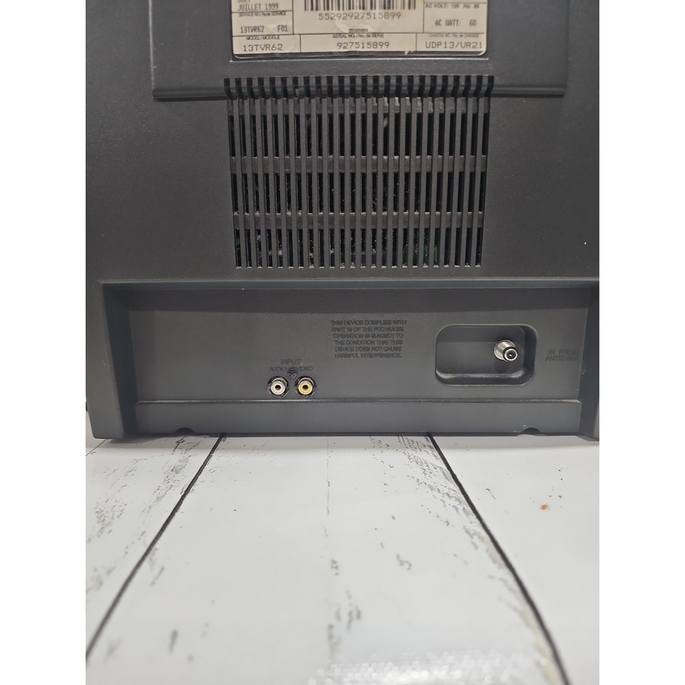 GE Vintage CRT Television with Built-In VCR, Model 13TVR62, Black - Picture 14 of 16